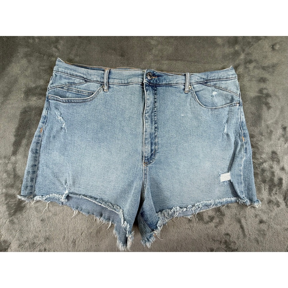 Sofia Jeans by Sofia Vergara Chi Shorty Light Wash Distressed Denim Shorts 18